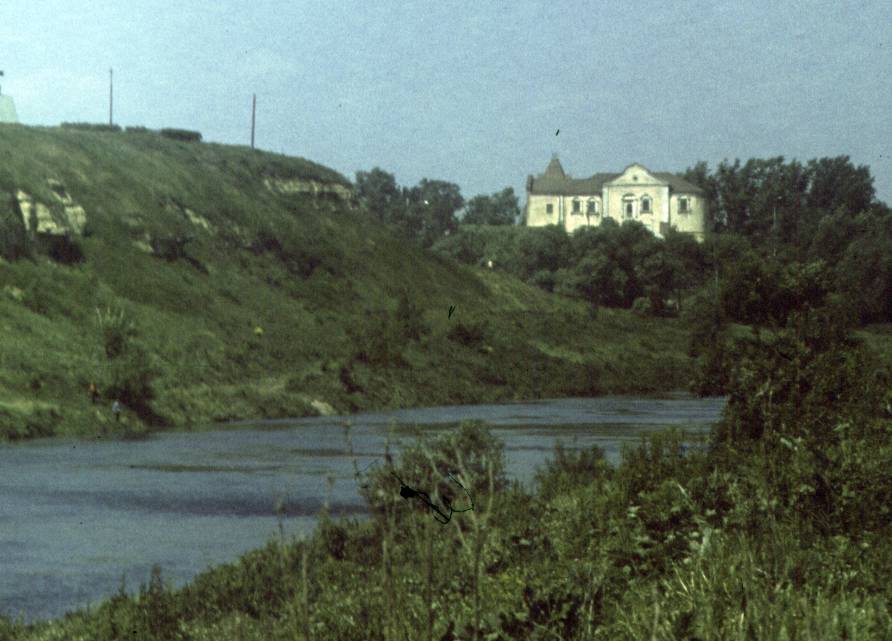 058.jpg