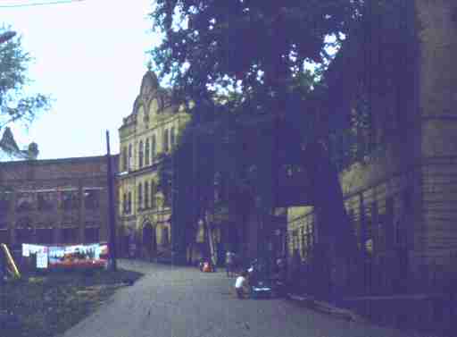 061-1.jpg